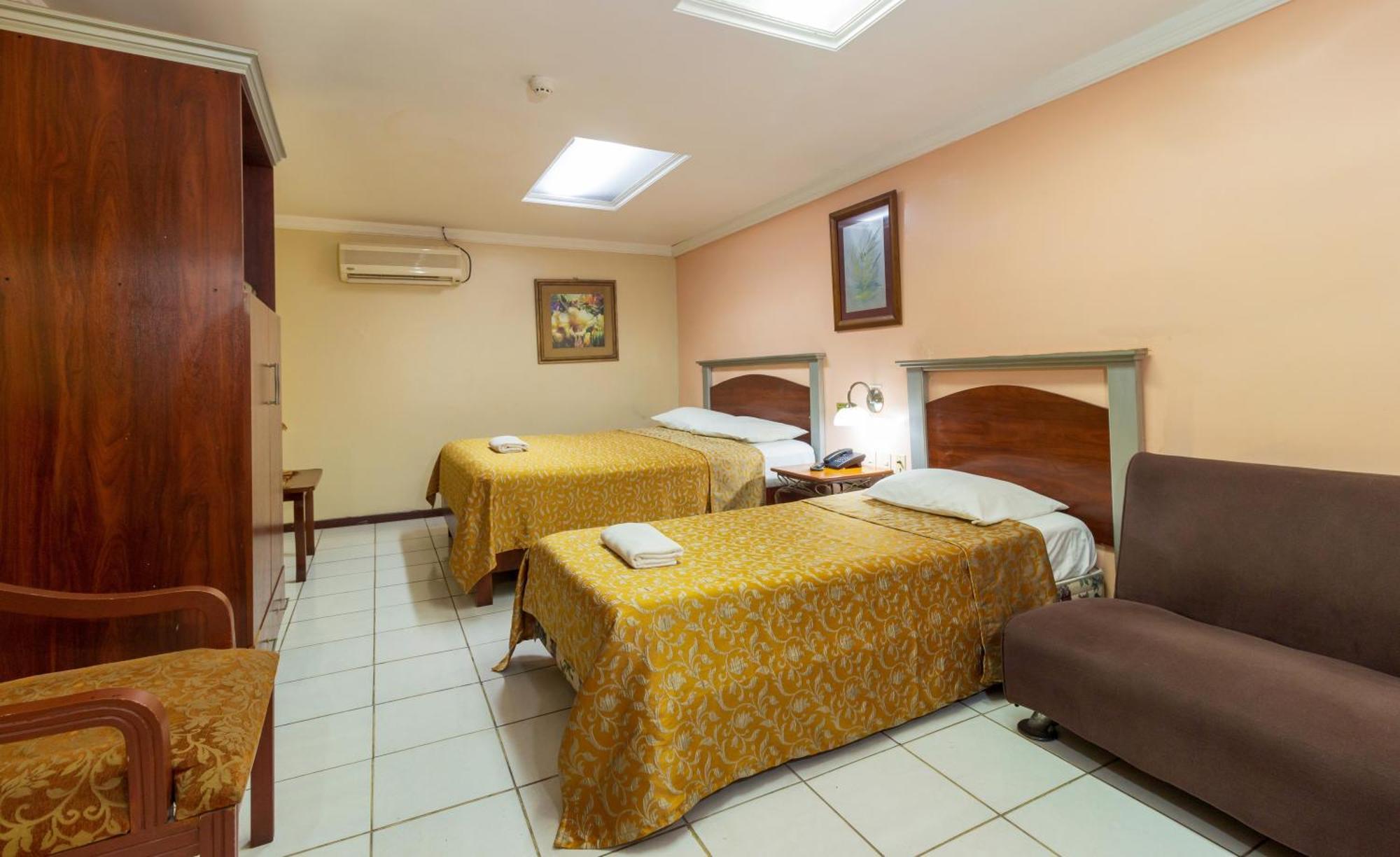 גוויאקיל Hotel Malecon Inn מראה חיצוני תמונה
