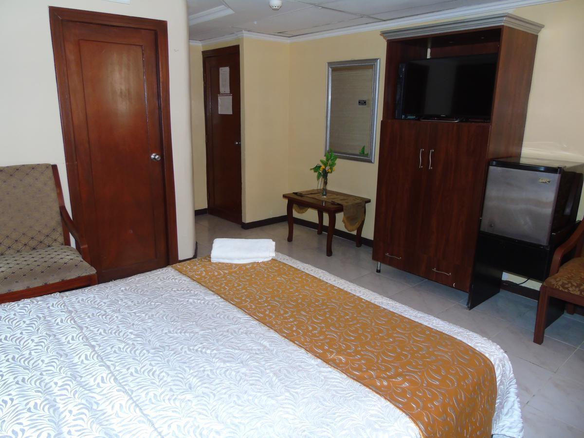 גוויאקיל Hotel Malecon Inn מראה חיצוני תמונה